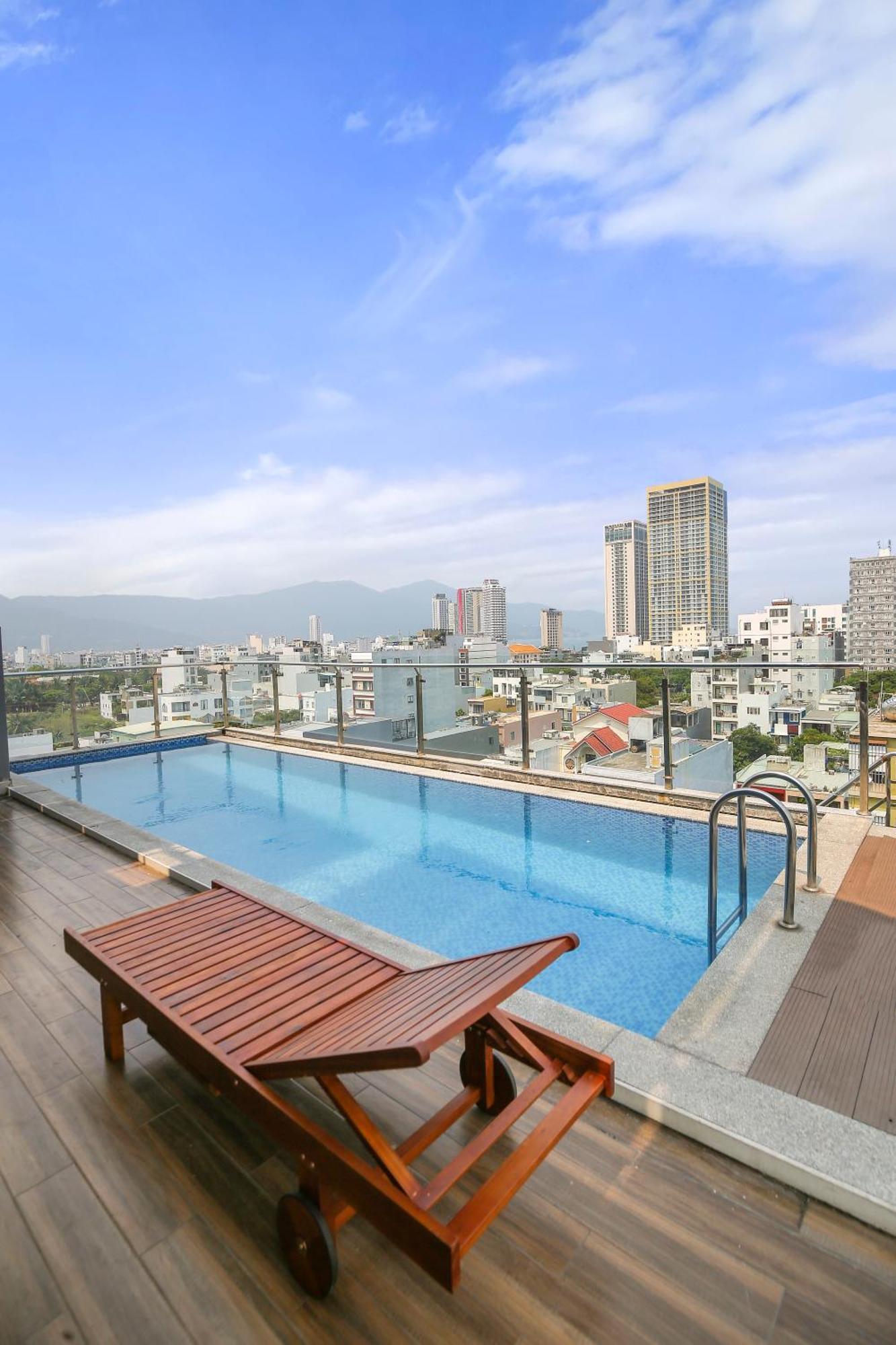Sea Hotel & Apartment Дананг Екстериор снимка